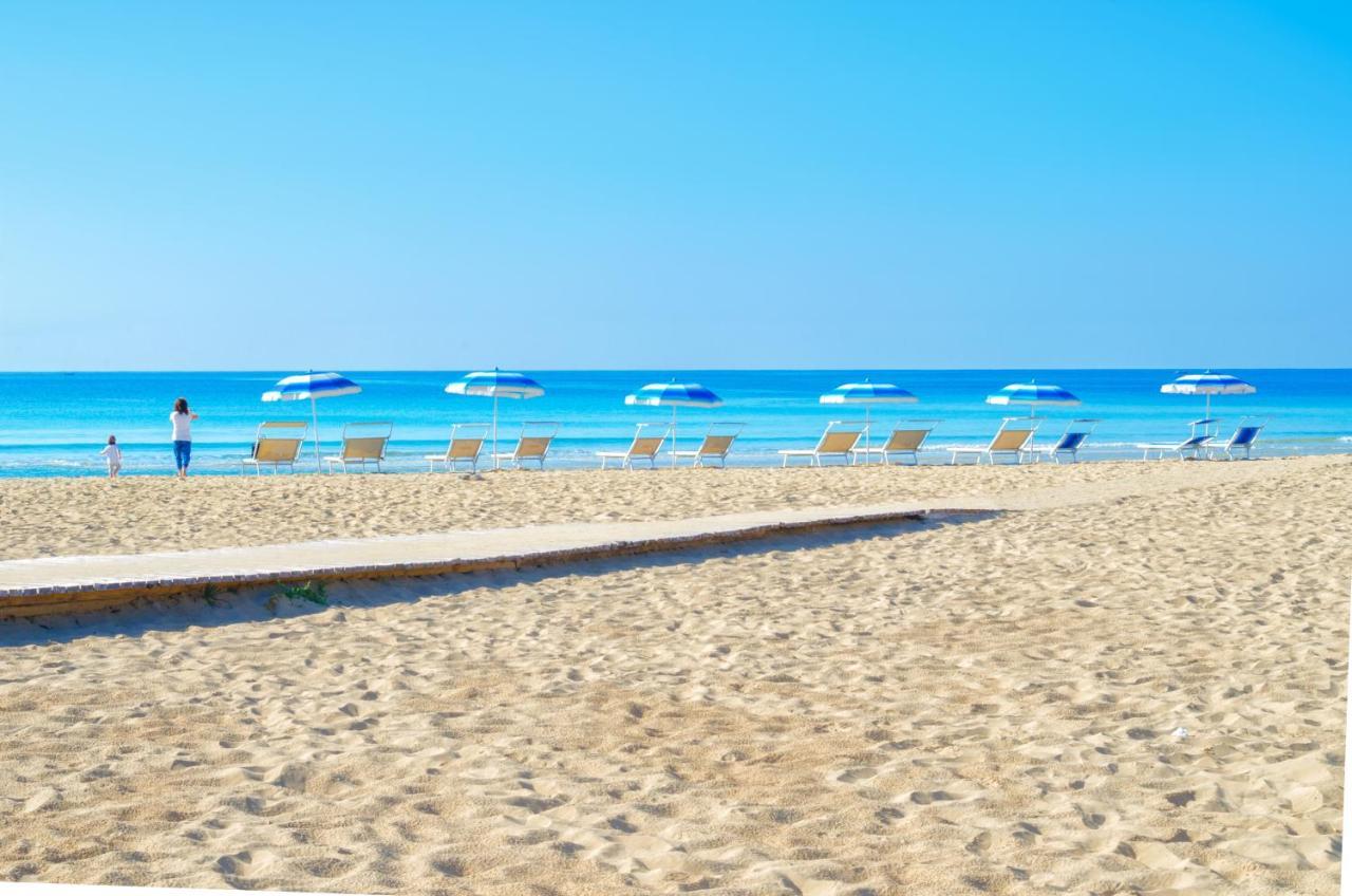 Hotel Salento Gold Beach Marina Di Pescoluse Exterior foto